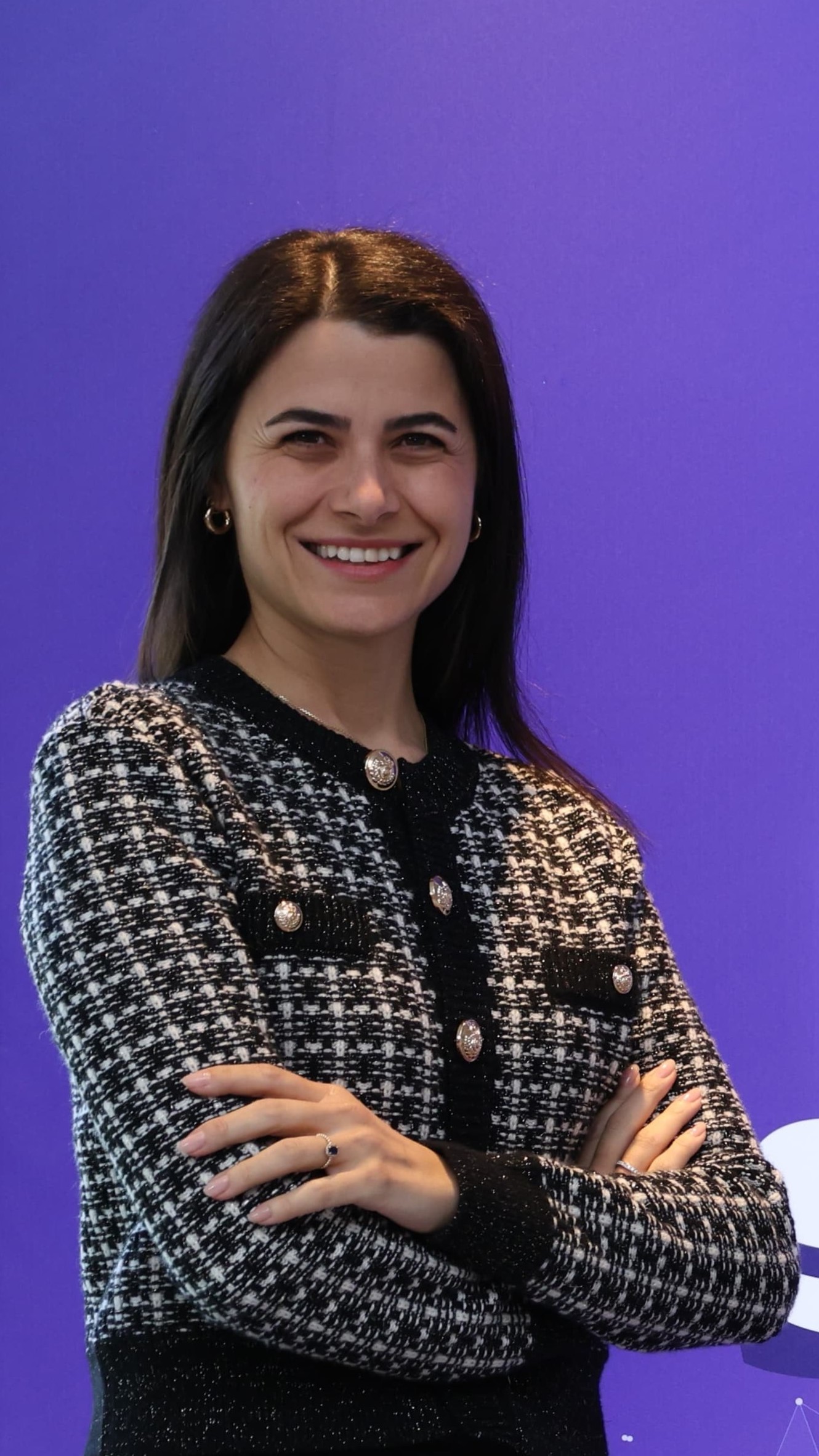 Candan Sezen
